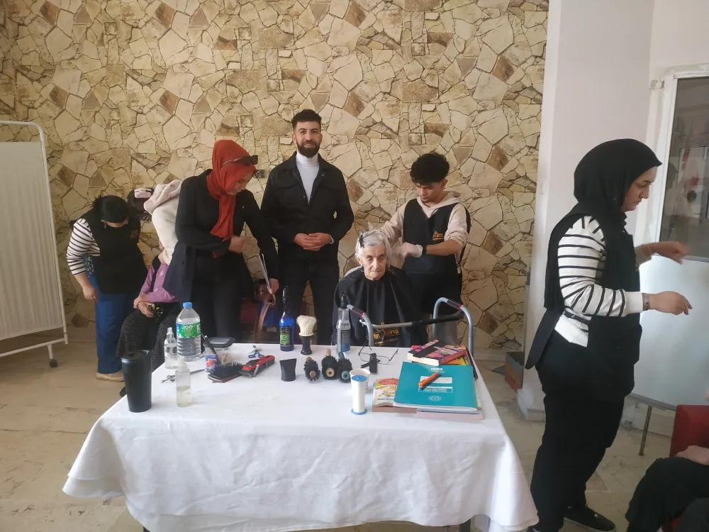 Osmaniye Huzurevi sakinlerine kuaför desteği