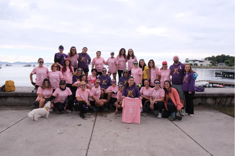 Meme kanserini yenen kadın sporcular kürek çekti