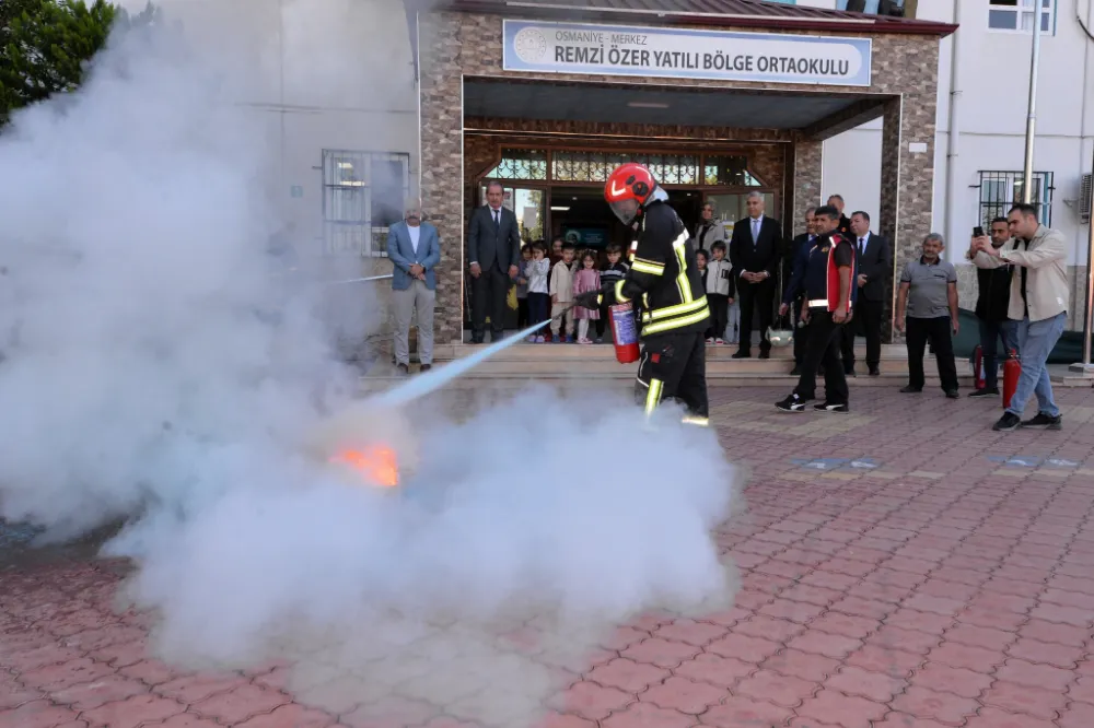 Osmaniye’de öğrencilere deprem ve yangın tatbikatı