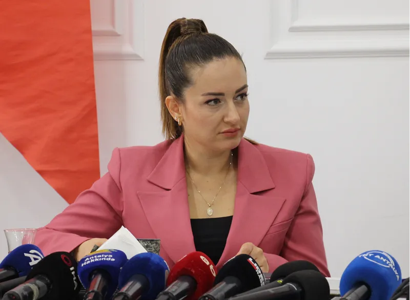 Antalya Büyükşehir Belediye Başkanvekili Özdemir, gazetecilerle buluştu