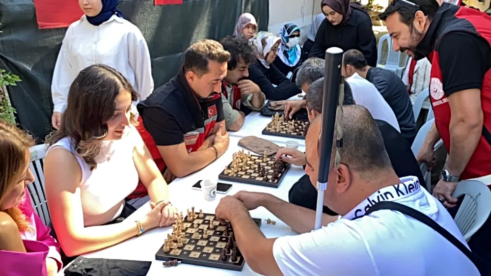 Osmaniye’de Beyaz Baston Görme Engelliler Günü’nde Farkındalık yürüyüşü