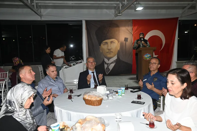 Anamur Belediye Başkanı Durmuş Deniz muhtarlar ve din görevlileriyle buluştu