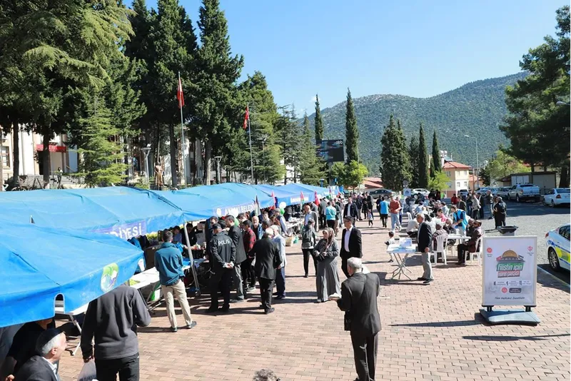 AK Parti Akseki teşkilatından Filistin yararına düzenlenen kermese destek