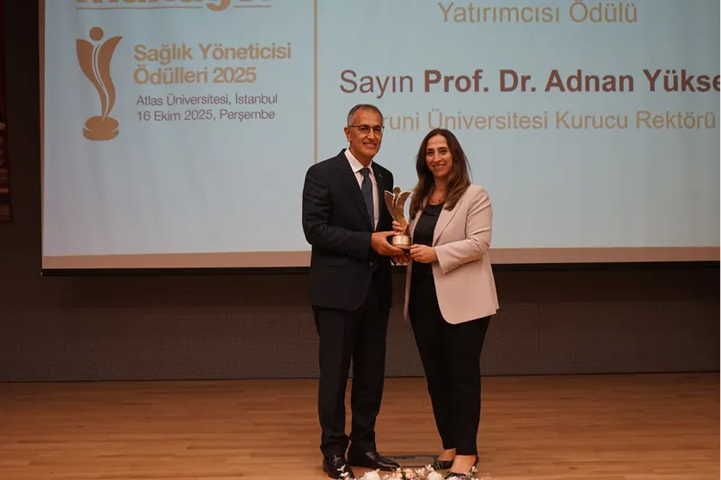 Biruni Üniversitesi Rektörü Adnan Yüksel