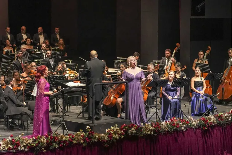 Antalya Devlet Opera ve Balesi sezonun ilk prömiyerini 