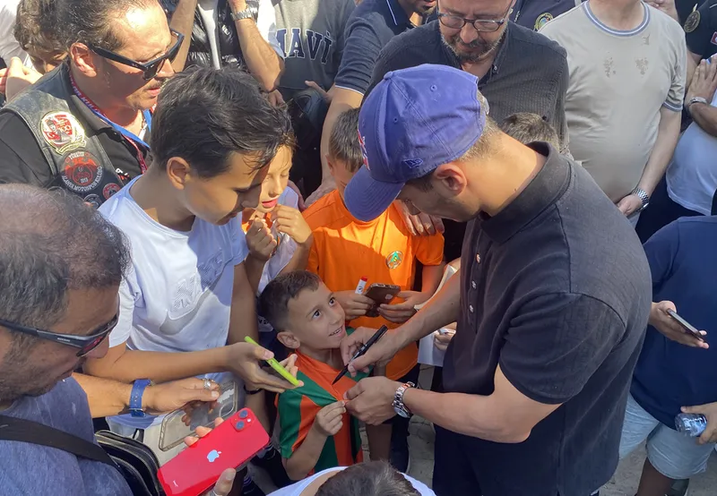 Milli motosikletçi Toprak Razgatlıoğlu, memleketi Alanya