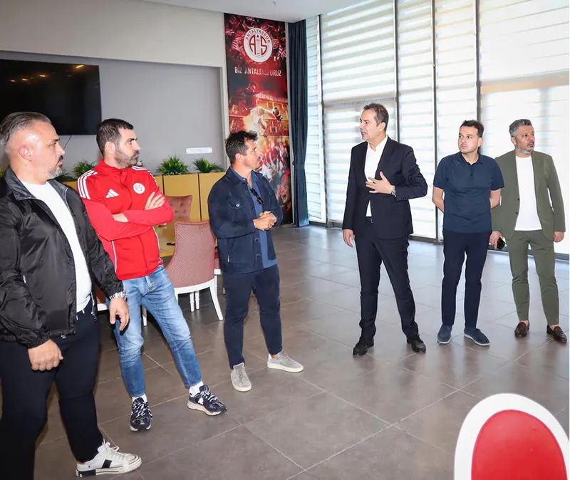 Antalyaspor, teknik direktör Emre Belözoğlu ile yollarını ayırdı