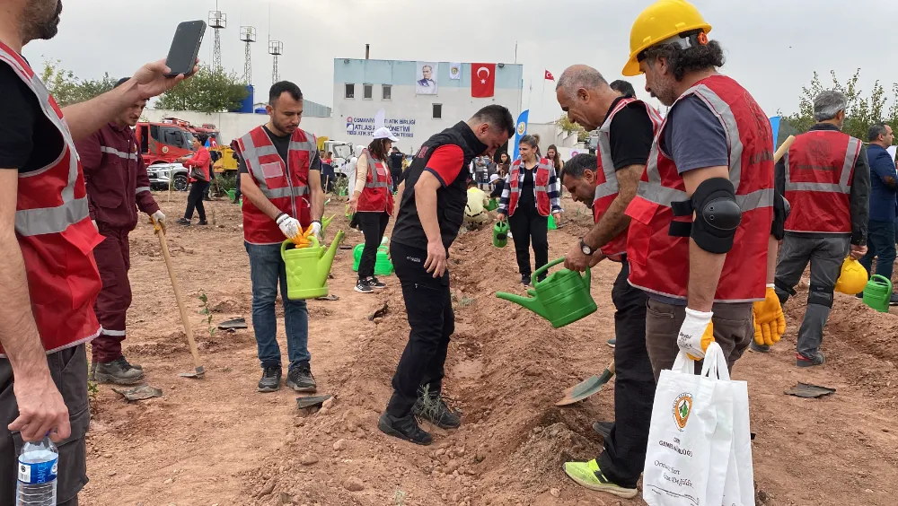 Toprakkale’de 11 Kasım Milli Ağaçlandırma Günü’nde 1000 fidan toprakla buluşturuldu