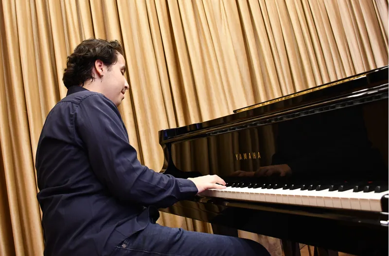 Görme engelli konservatuvar öğrencisinin hedefi piyanoyla dünyaya açılmak