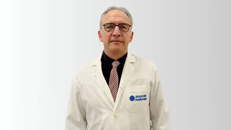 Robotik diz ve kalça protezi ameliyatıyla protez ömrü uzuyor