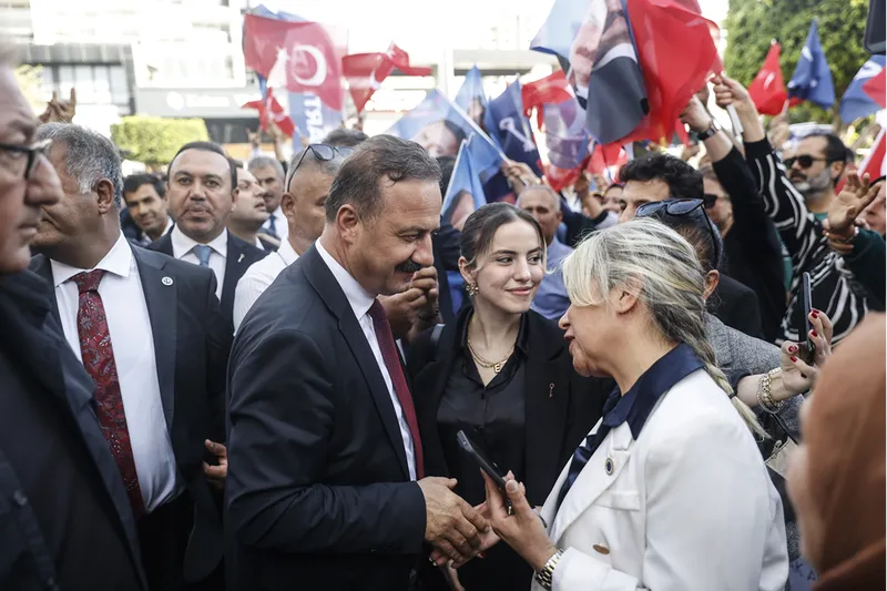Anahtar Parti Genel Başkanı Ağıralioğlu partisinin Mersin İl Başkanlığı binasını açtı