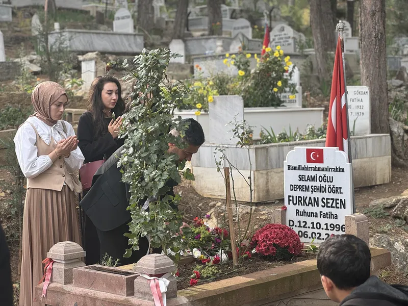 Feke ilçesinde öğretmenlerin mezarları ziyaret edildi 