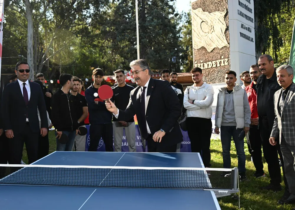 Osmaniye’de 84 sporcu genç raketler turnuvasında yarıştı