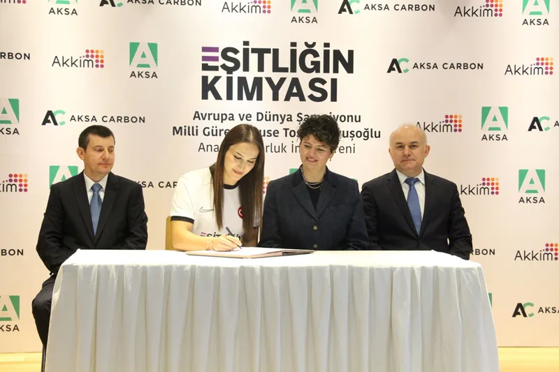 Akkök Holding şirketleri milli güreşçi Çavuşoğlu ile ana sponsorluk anlaşması imzaladı 