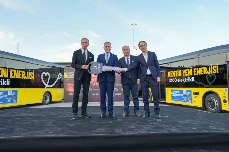 Karsan e-ATA otobüslerini Mersin Büyükşehir Belediyesine teslim etti