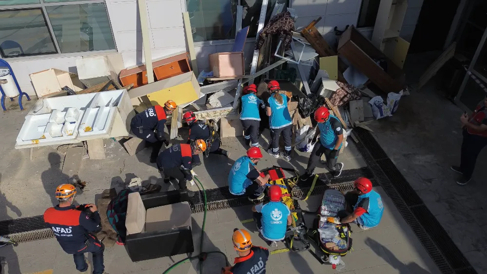 Osmaniye Eğitim ve Araştırma Hastanesi’nde gerçeğini aratmayan afet tatbikatı