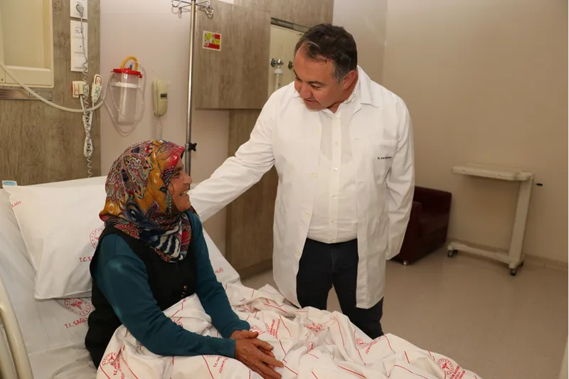 29 yıllık böbrek hastasının nakil hayali 45 dakikada çıkan bağışla gerçekleşti