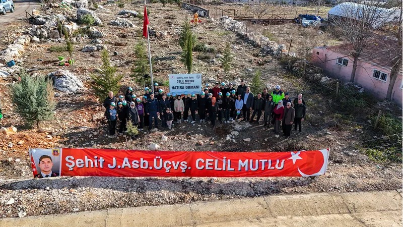 Mersinli şehit için oluşturulan hatıra ormanına yeni fidanlar dikildi 