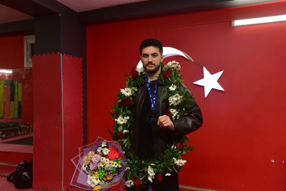 Osmaniyeli milli sporcu Ferit Özdemir’den dünya üçüncülüğü