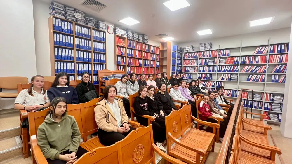 Adalet bölümü öğrencileri mahkeme işleyişini yerinde öğrendi