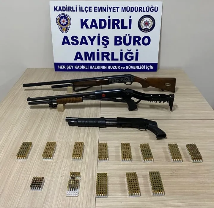 Kadirli ilçesinde asayiş uygulamalarında yakalanan firari 7 zanlı tutuklandı