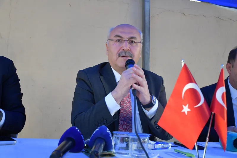 Adana Valisi Yavuz Selim Köşger, vatandaşlarla buluştu