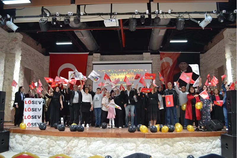 LÖSEV gönüllüleri 