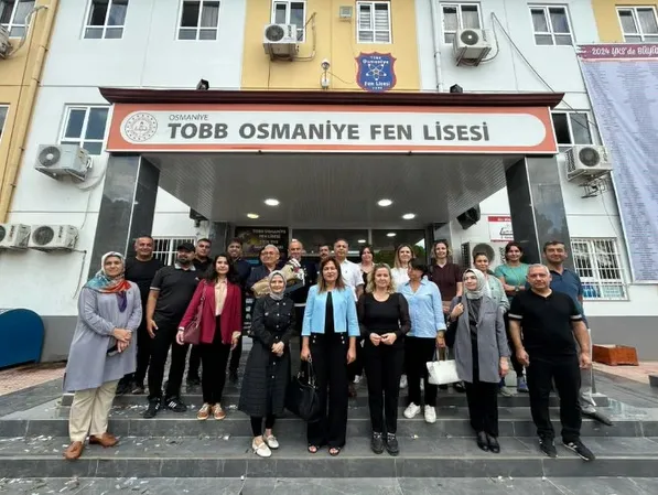 Osmaniye’de 35 yıllık öğretmen Eray Akdağ’a duygusal veda