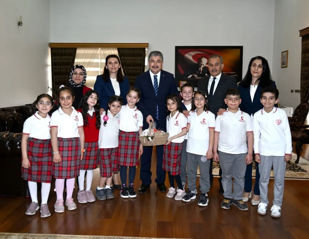 Öğrencilerden Vali Yılmaz