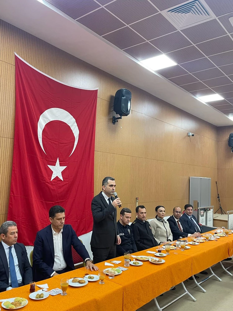 Kozan Kaymakamı Arslanköylü şehit ailelerini ve gazileri ziyaret etti