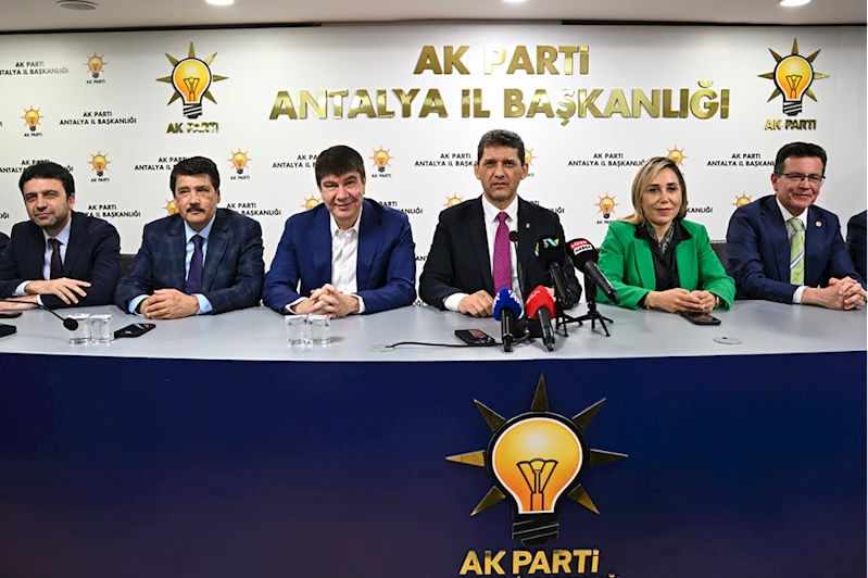 AK Parti Antalya İl Teşkilatında bayramlaşma töreni düzenlendi