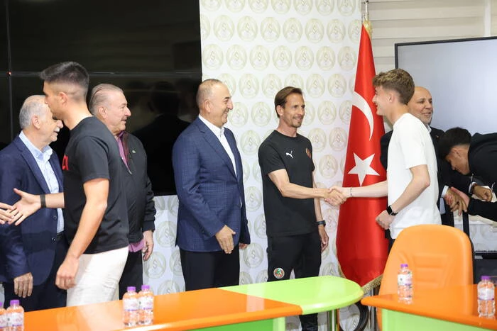 Alanyaspor Kulübünde bayramlaşma programı düzenlendi