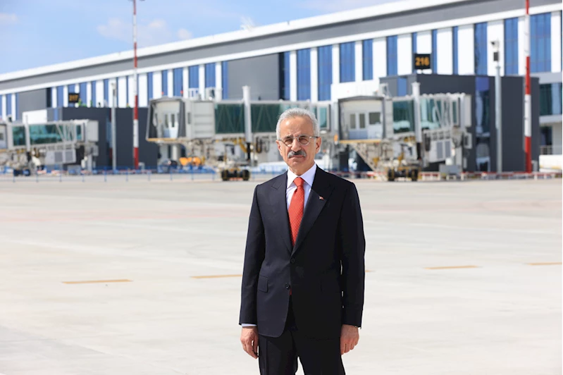 Ulaştırma ve Altyapı Bakanı Uraloğlu, Antalya Havalimanı