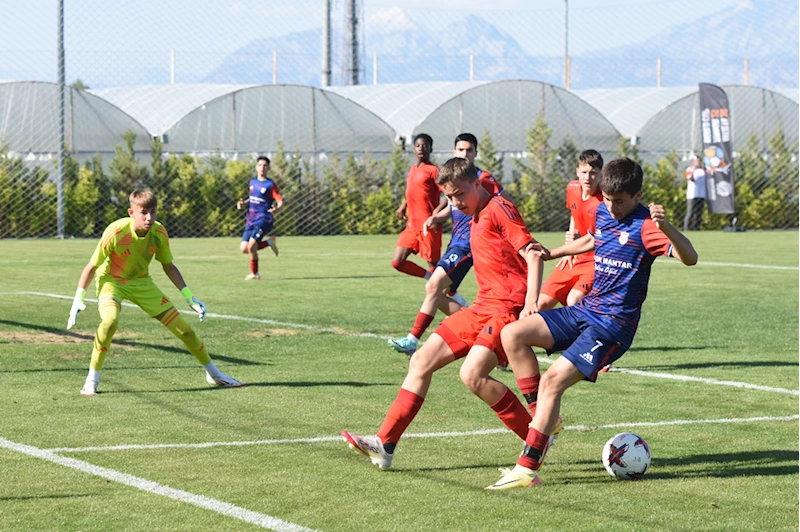 Futbolda Selectum Junior World Cup Antalya başladı 