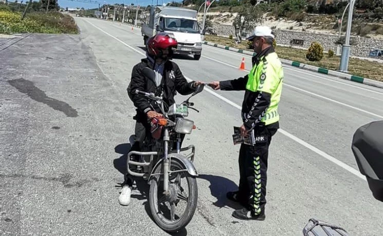 Altınözü’nde motosiklet sürücüleri bilgilendirildi