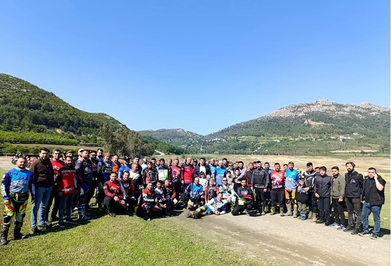 Motokros tutkunları Adana