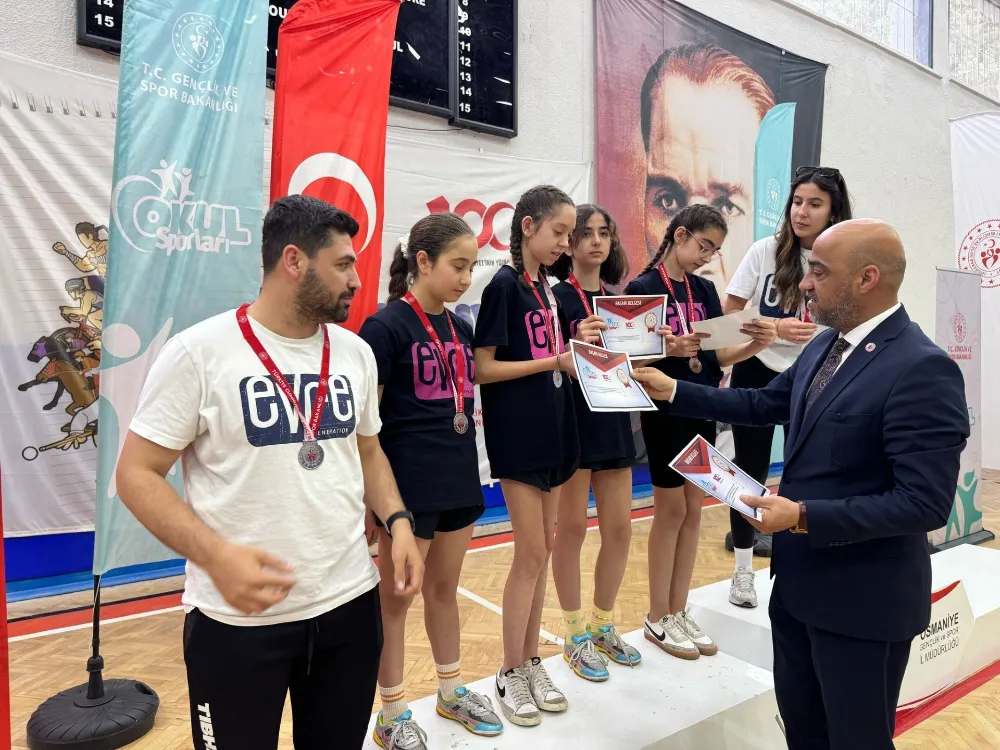 Okul sporları masa tenisi küçükler grup müsabakaları sona erdi