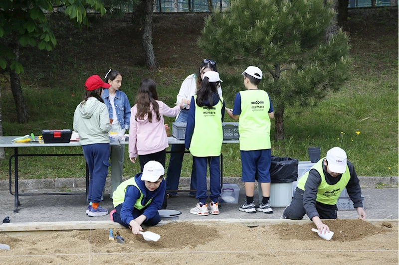 İlkokul öğrencileri Maltepe Üniversitesi