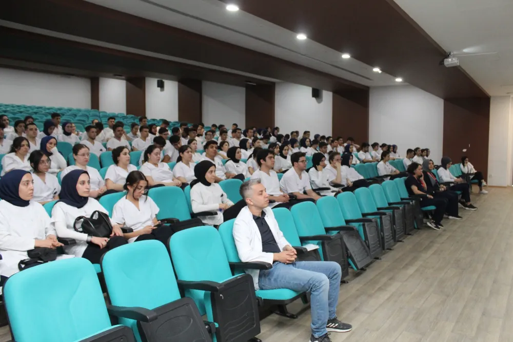 Osmaniye Devlet Hastanesi’nde stajyer öğrencilere uyum eğitimi verildi