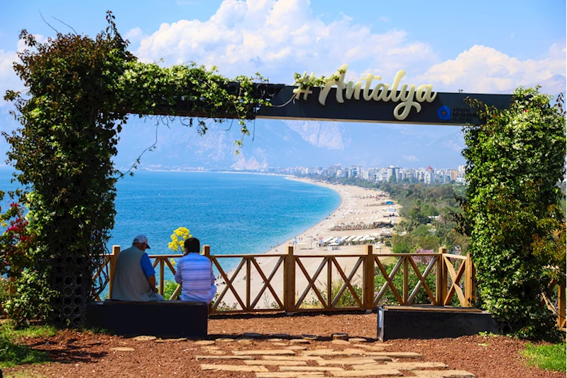 Antalya Konyaaltı Sahili