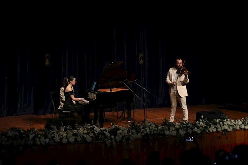 Piyanist İraz Yıldız, Hatay