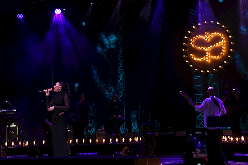 Şarkıcı Sıla, Antalya