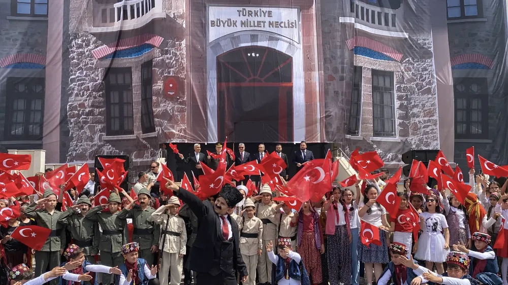 Devlet Bahçeli Fen Lisesi’nde ki 4006 TÜBİTAK Bilim Fuarı büyük ilgi