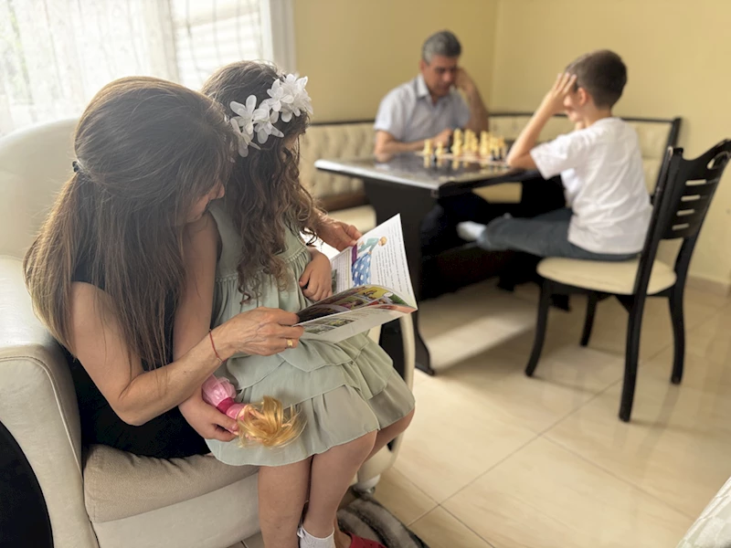 Devlet himayesindeki çocukları konu alan diziden etkilenip iki kardeşe yuva oldular