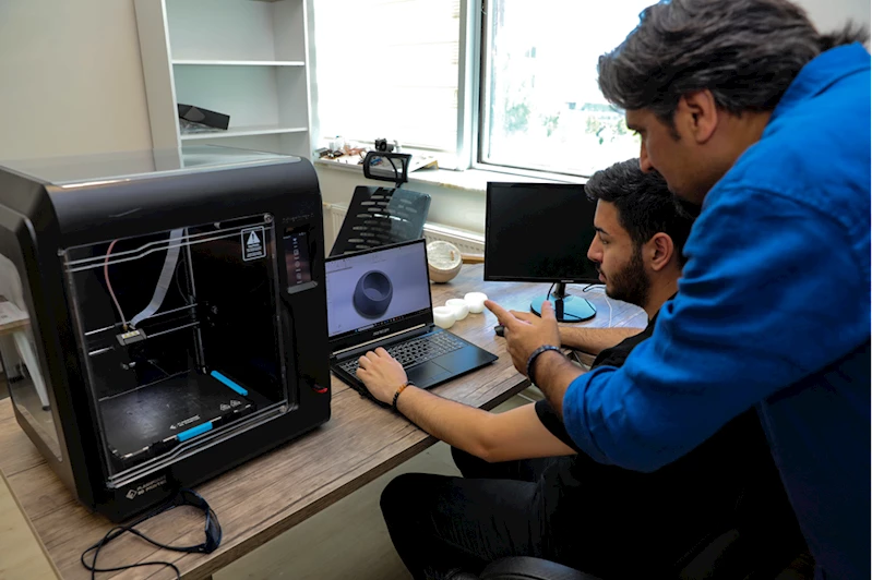 Mehmet Akif Ersoy Üniversitesinde 3 boyutlu yazıcıyla kabak kemane üretildi