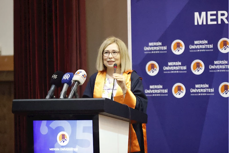Mersin Üniversitesi İletişim Fakültesinde mezuniyet töreni yapıldı