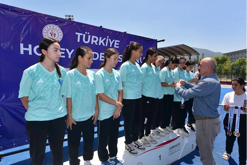 Osmaniye’de 16 Yaş Altı Hokey 1. Lig maçları tamamlandı