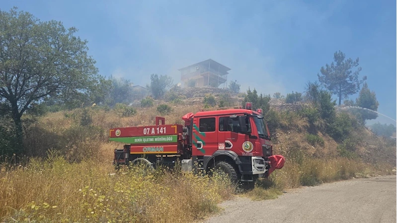 Serik’te tarım arazisinde çıkan yangın söndürüldü