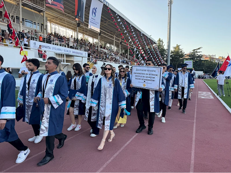 Isparta Uygulamalı Bilimler Üniversitesinde mezuniyet heyecanı