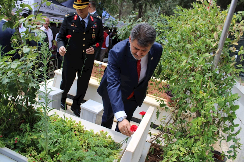 Gaziantep ve çevre illerde 15 Temmuz dolayısıyla şehitlikler ziyaret edildi